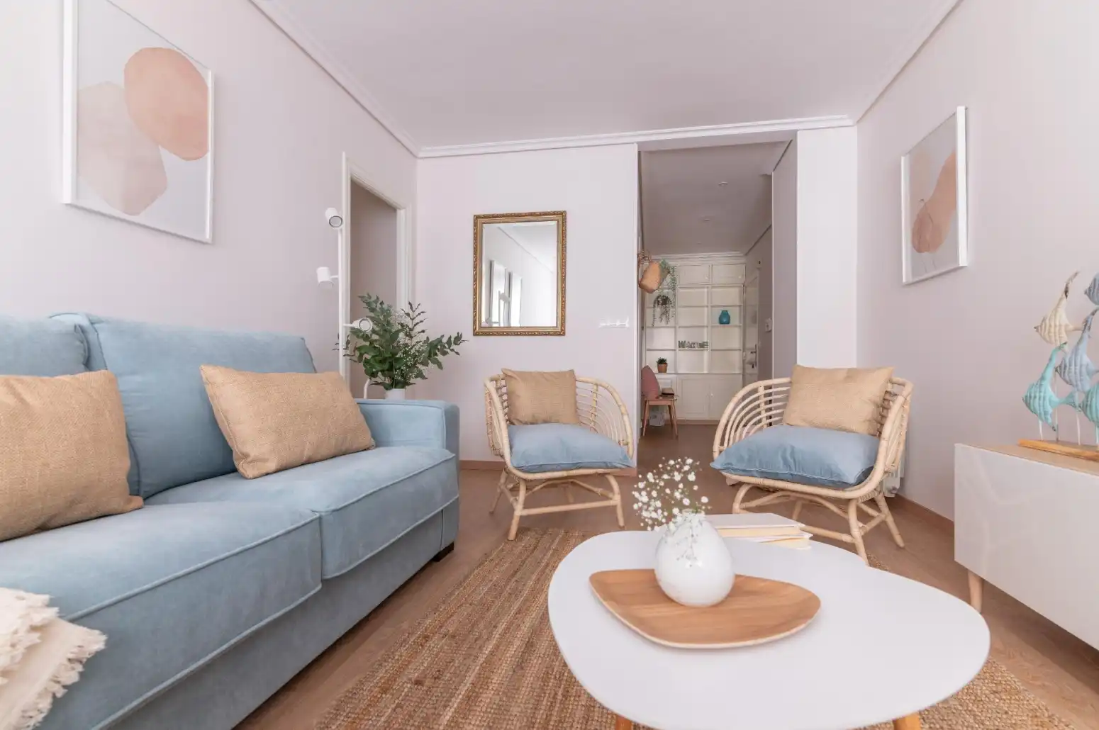 Sala d'estar de Pis de lloguer en Santander amb Calefacció, Parquet i Moblat