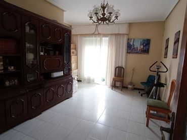 Piso con balcón en venta en Calle Pardo 25
