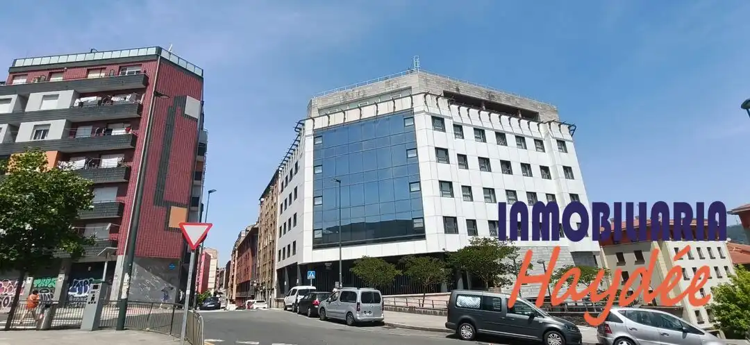 Vista exterior de Local en venta en Bilbao 