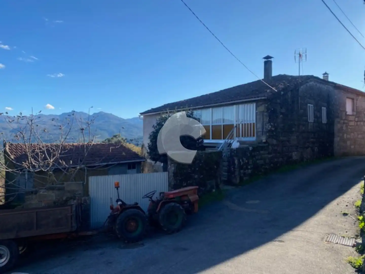 Adossat amb jardí en venda a Entrimo