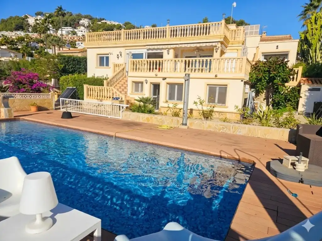 Maison avec terrasse à vendre à Calle Avellano