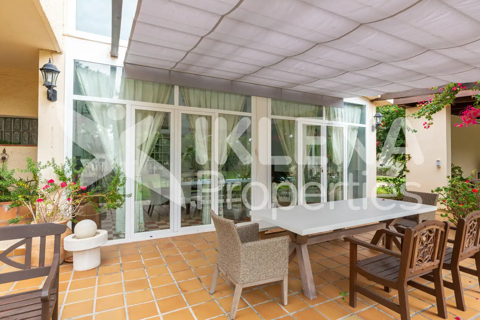 Terrace of Houses for sale in Roquetas de Mar  with Air Conditioner, Private garden and Terrace