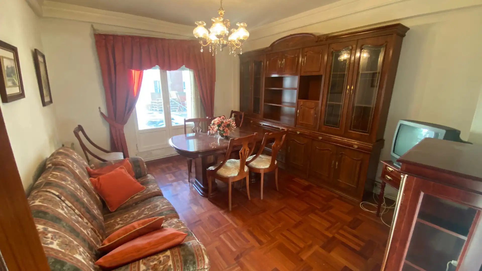 Esszimmer von Wohnung zum Verkauf in Burgos Capital mit Heizung, Parkett und Terrasse