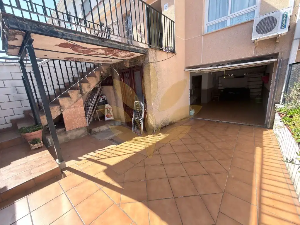 Casa adosada en venta en Cáceres