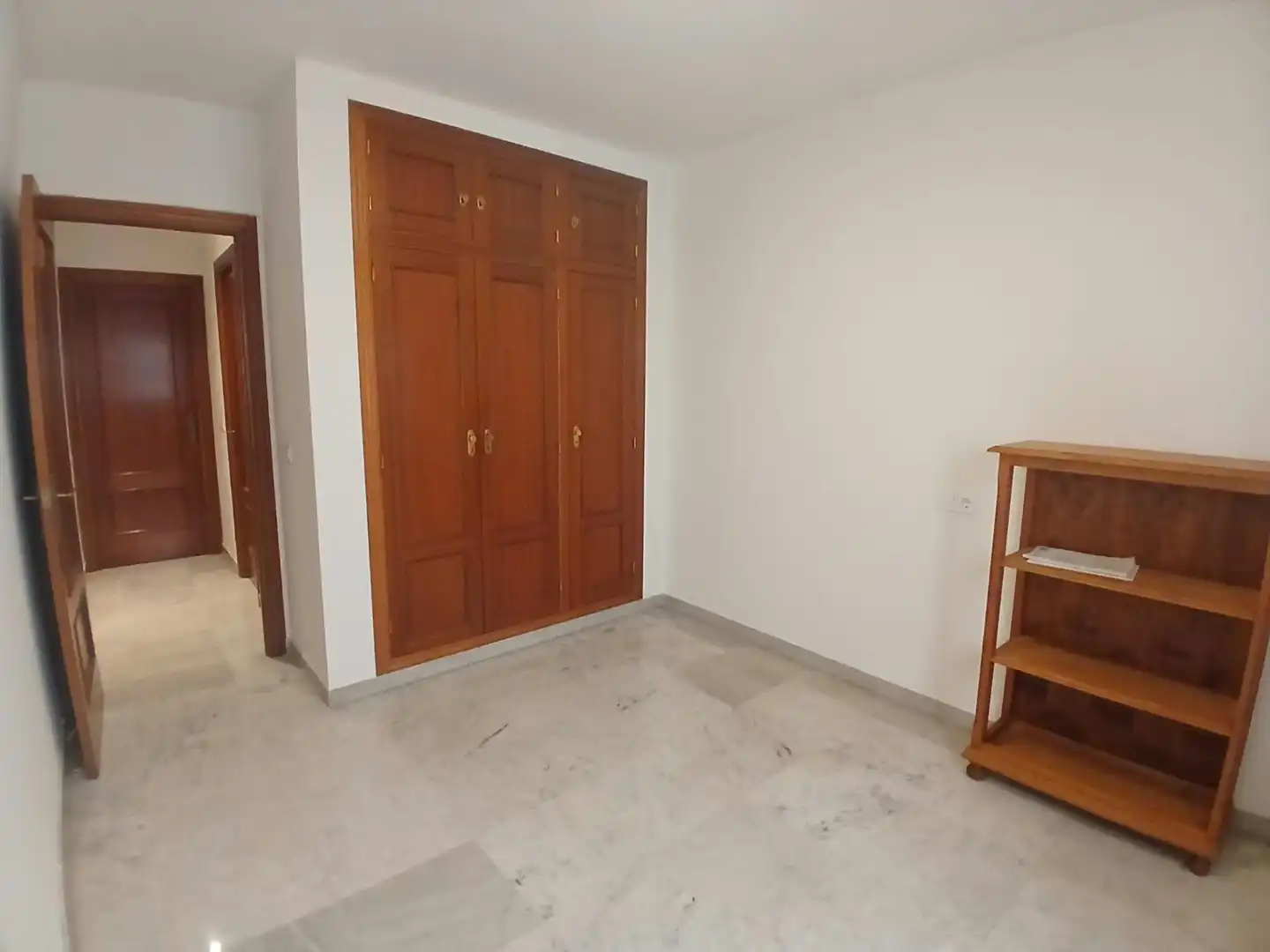 Wohnung zur Miete in Málaga mit Klimaanlage und Alarm