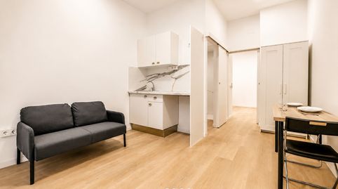 DISEÑO Y FUNCIONALIDAD · UN ESPACIO COMPLETAMENTE RENOVADO EN VILADECANS, imagen 2