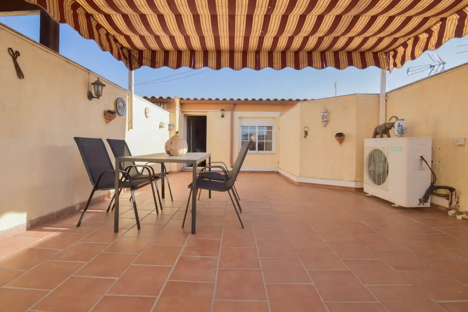 Terraza de Dúplex en venta en Cúllar Vega con Terraza, Trastero y Amueblado