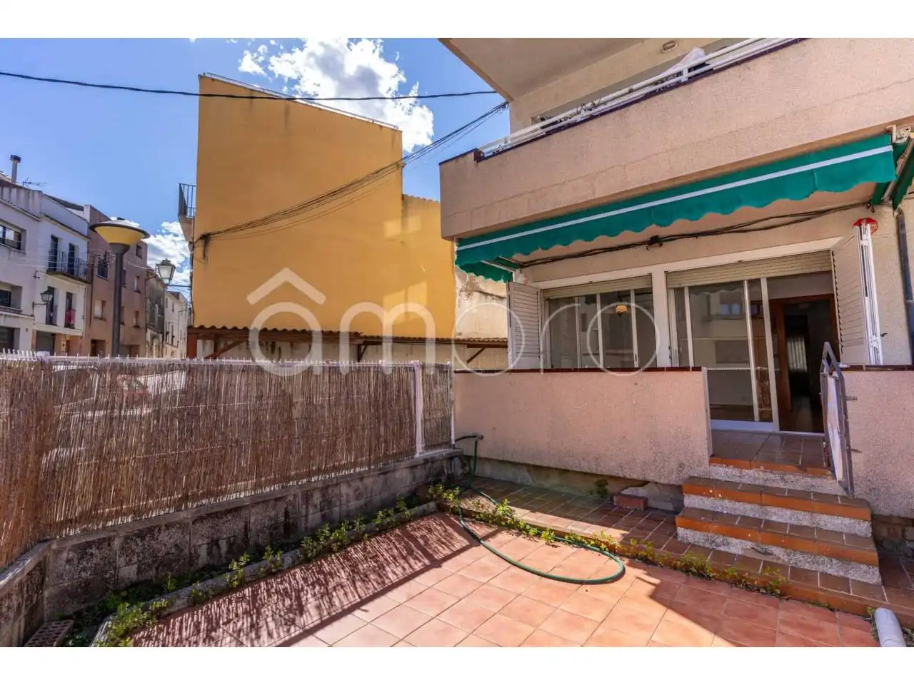 Außenansicht von Wohnung zum Verkauf in El Catllar  mit Klimaanlage, Terrasse und Abstellraum