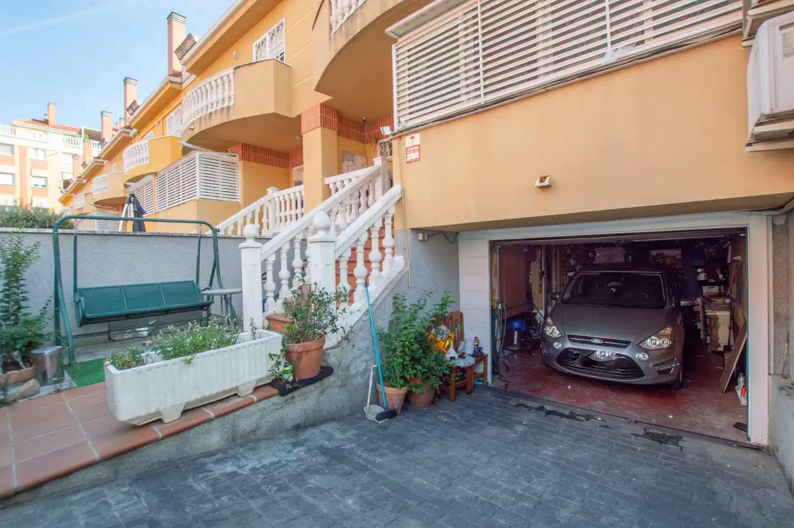 Vista exterior de Casa adosada en venta en Alcalá de Henares con Aire acondicionado, Calefacción y Terraza