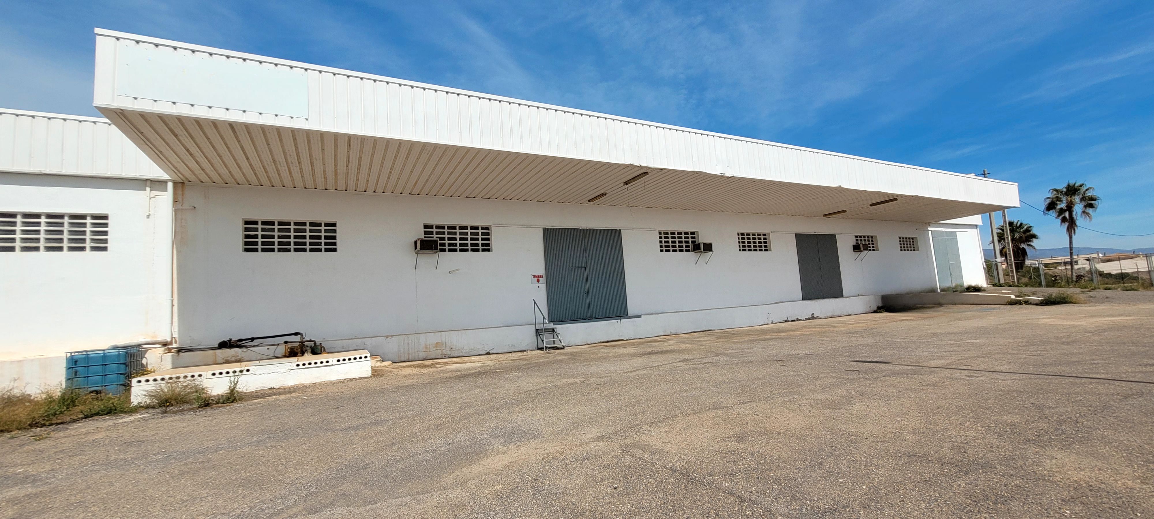 Vista exterior de Nau industrial en venda en Vícar amb Calefacció i Alarma