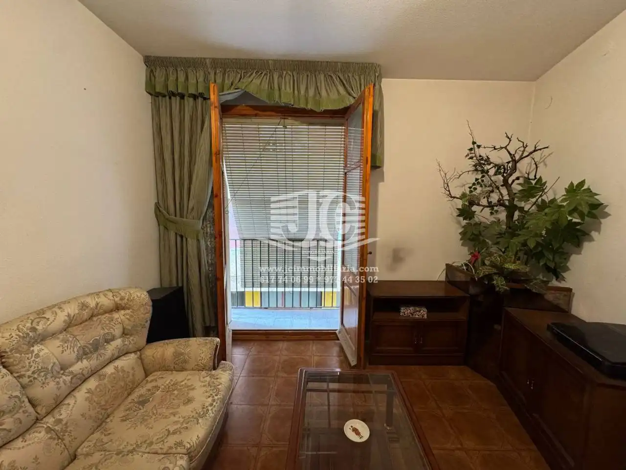Sala d'estar de Casa o xalet en venda en Tortosa amb Aire condicionat, Terrassa i Moblat