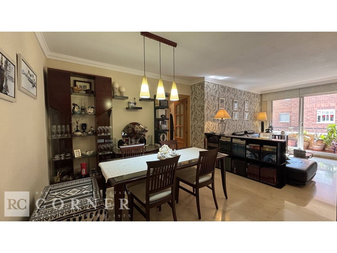 Comedor de Piso en venta en  Barcelona Capital con Calefacción y Trastero