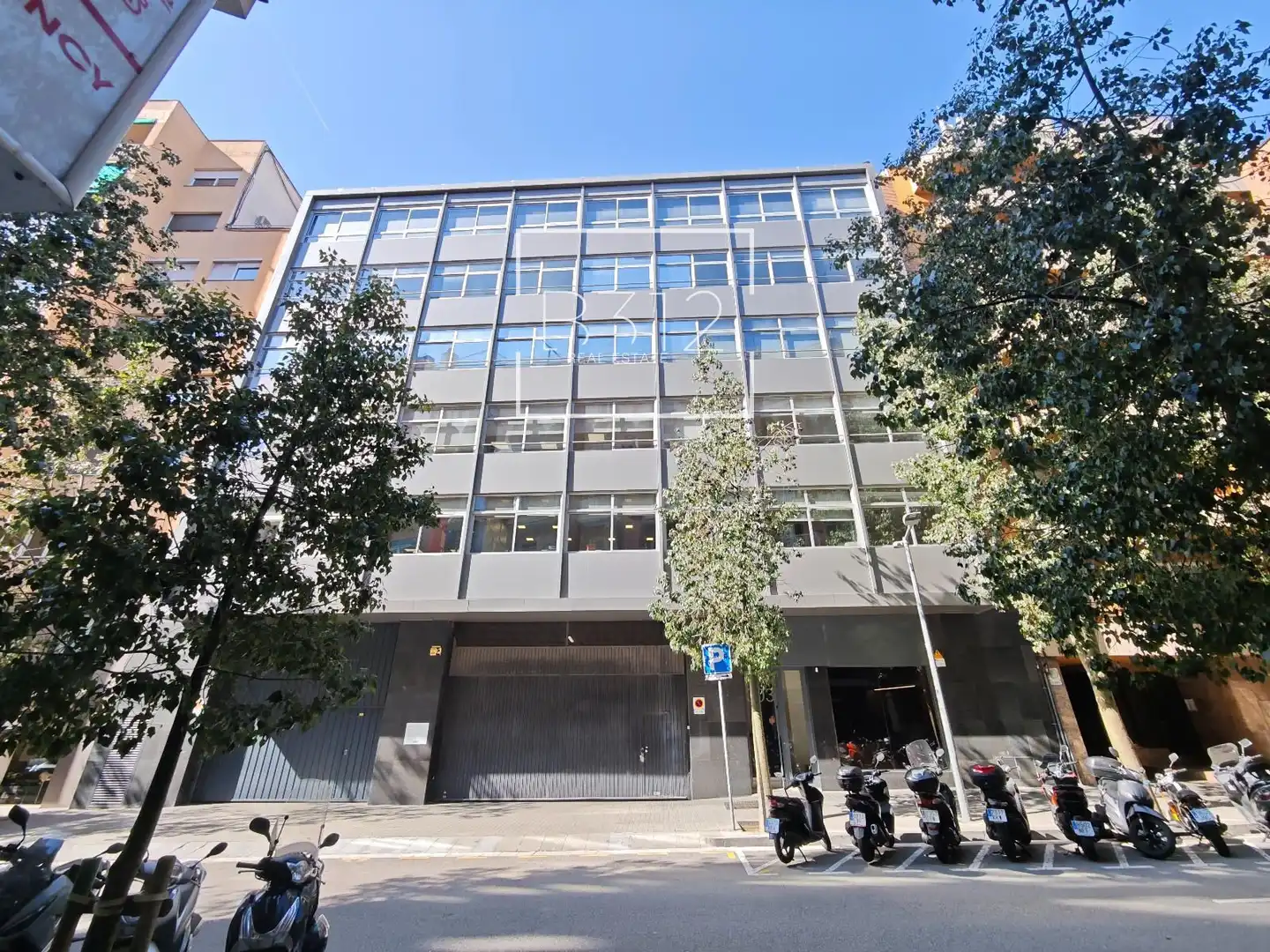 Vista exterior de Oficina de alquiler en Les Corts