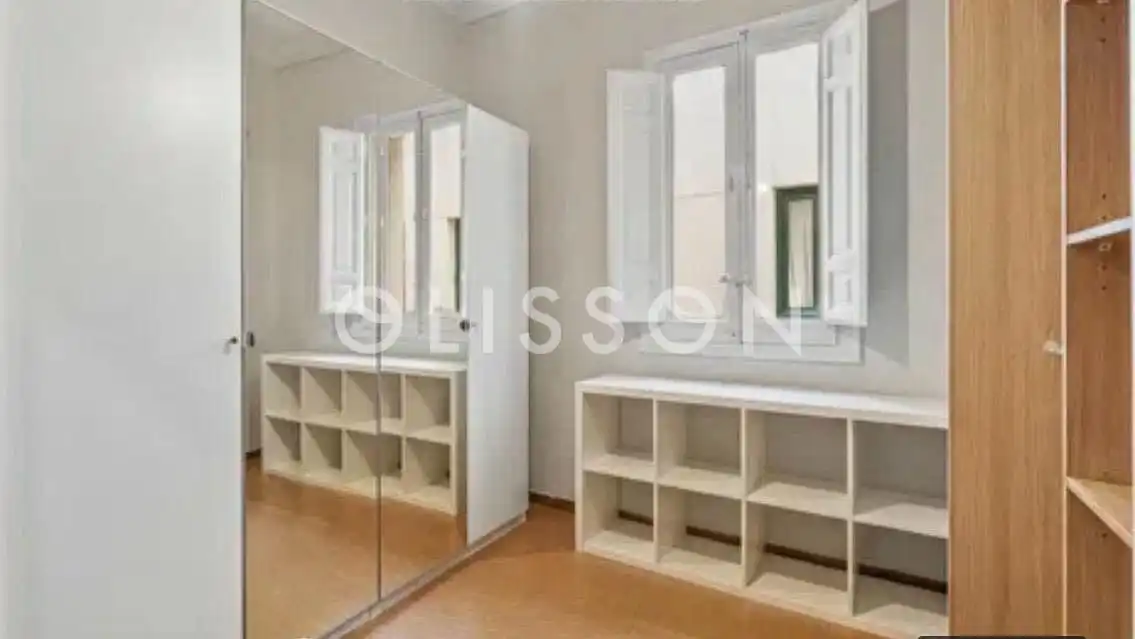 Habitación de Piso en venta en Madrid con Calefacción y Trastero