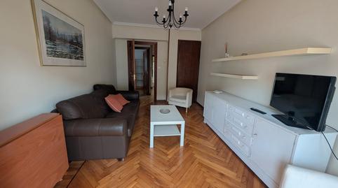 Foto 3 de Piso de alquiler en Calle Floranes, Cuatro Caminos, Santander