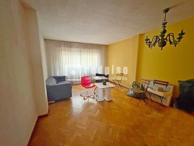 Living room of Flat for sale in  Madrid Capital  with Heating and Parquet flooring