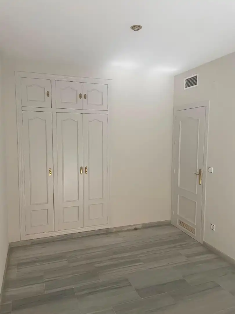 Flat with terrace for sale in Calle Victoria Kent, imagen 7