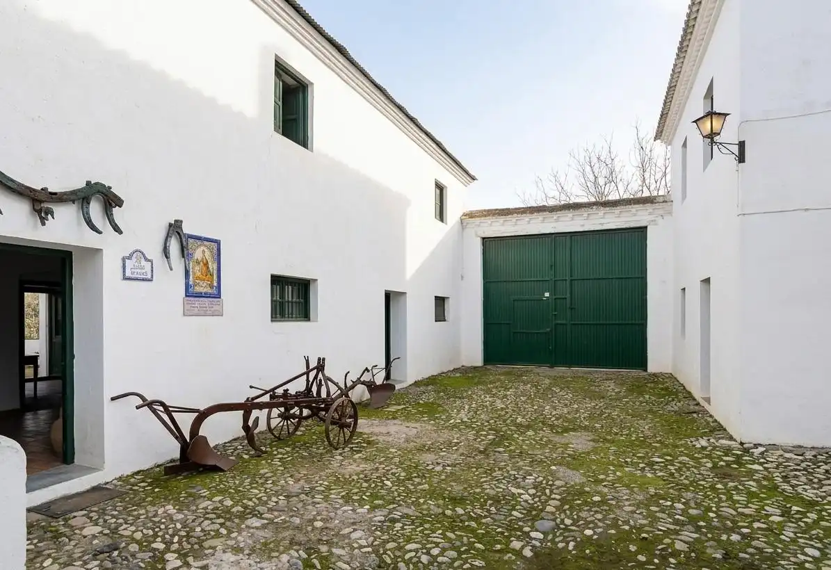 Vista exterior de Casa o chalet en venta en Granada con Terraza y Trastero