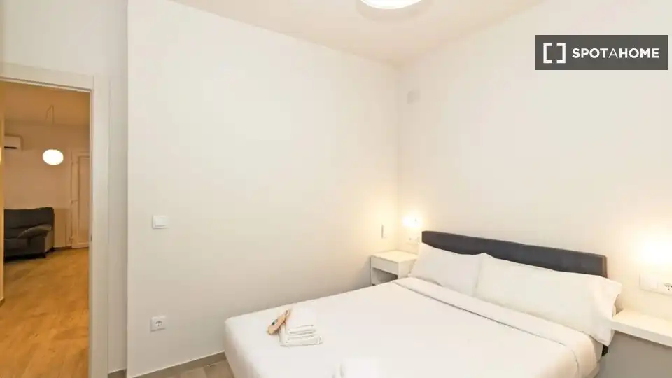 Habitación de Piso de alquiler en Valencia con Aire acondicionado, Calefacción y Amueblado