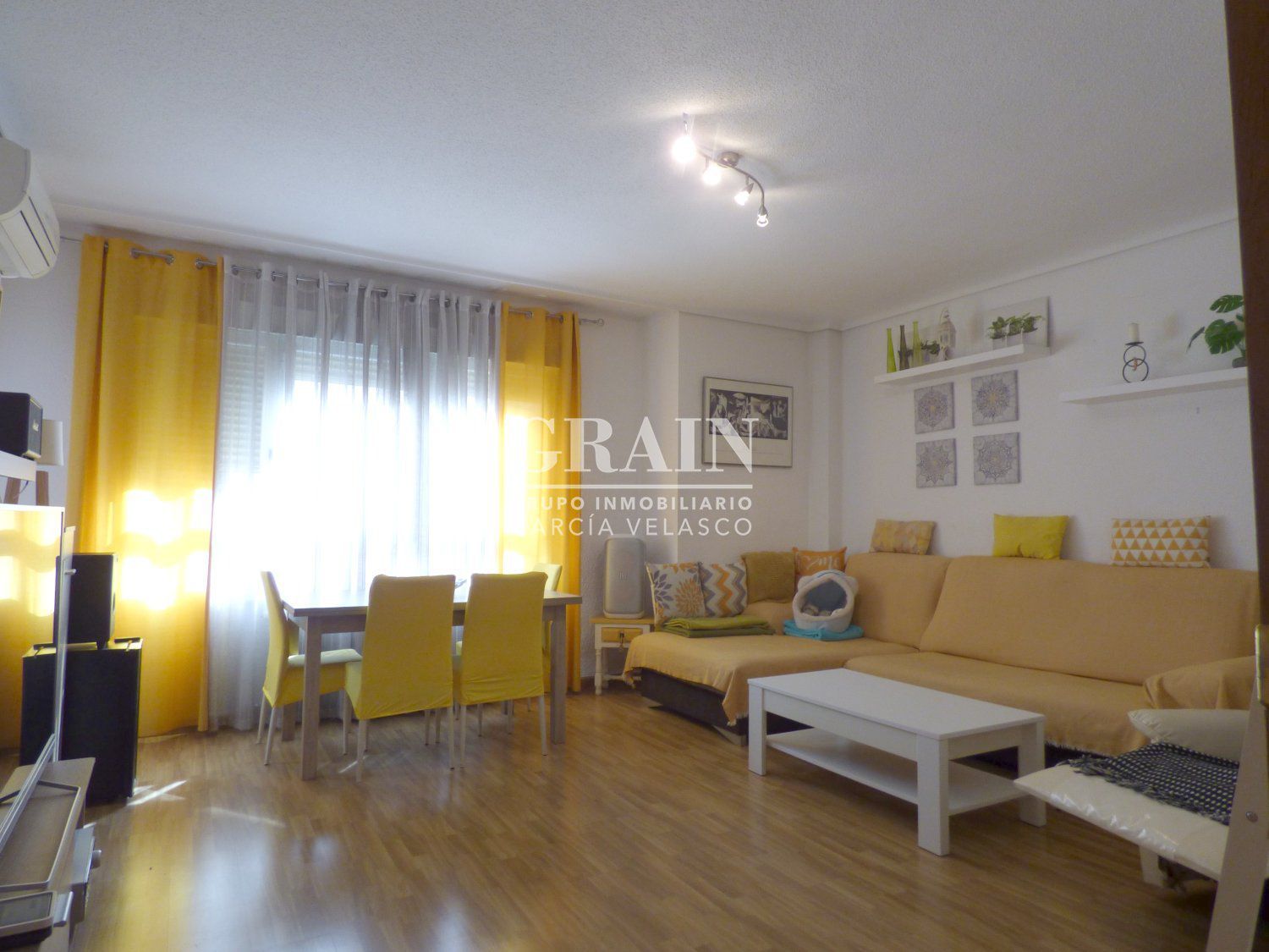 Living room of Flat for sale in  Albacete Capital  with Air Conditioner, Heating and Balcony