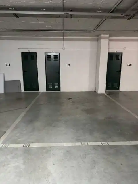 Parking de Ático de alquiler en Fuengirola con Aire acondicionado, Terraza y Trastero