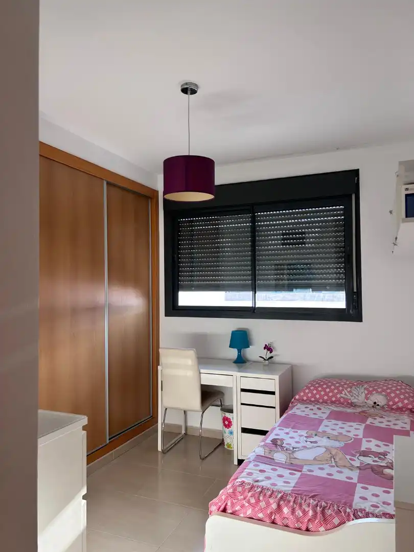 Dormitori de Pis de lloguer en Almería amb Aire condicionat, Calefacció i Terrassa