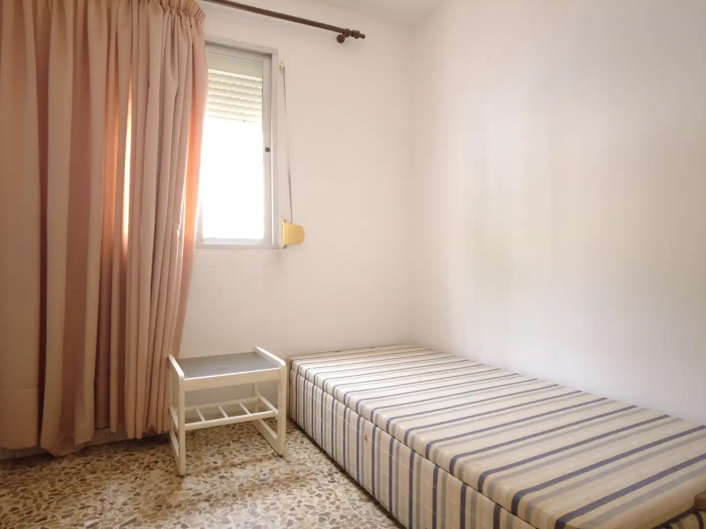 Habitación de Piso en venta en Marbella con Amueblado y Balcón