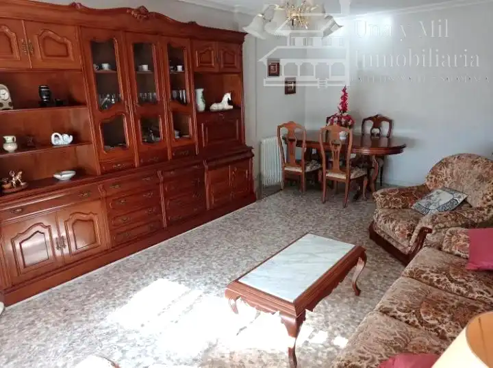 Sala de estar de Piso en venta en Guijuelo con Calefacción, Trastero y Amueblado