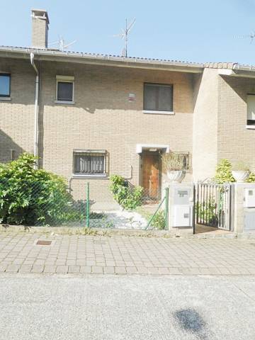 Casa adosada en Alquiler en Nuevo Artica