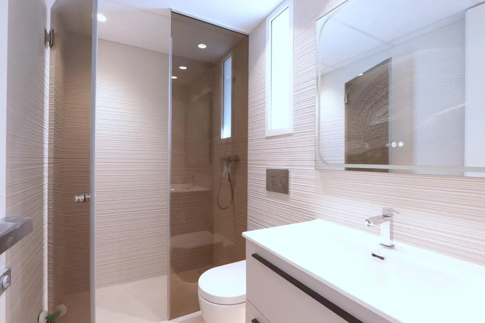 Badezimmer von Dachboden zum Verkauf in Cartagena mit Klimaanlage, Heizung und Parkett
