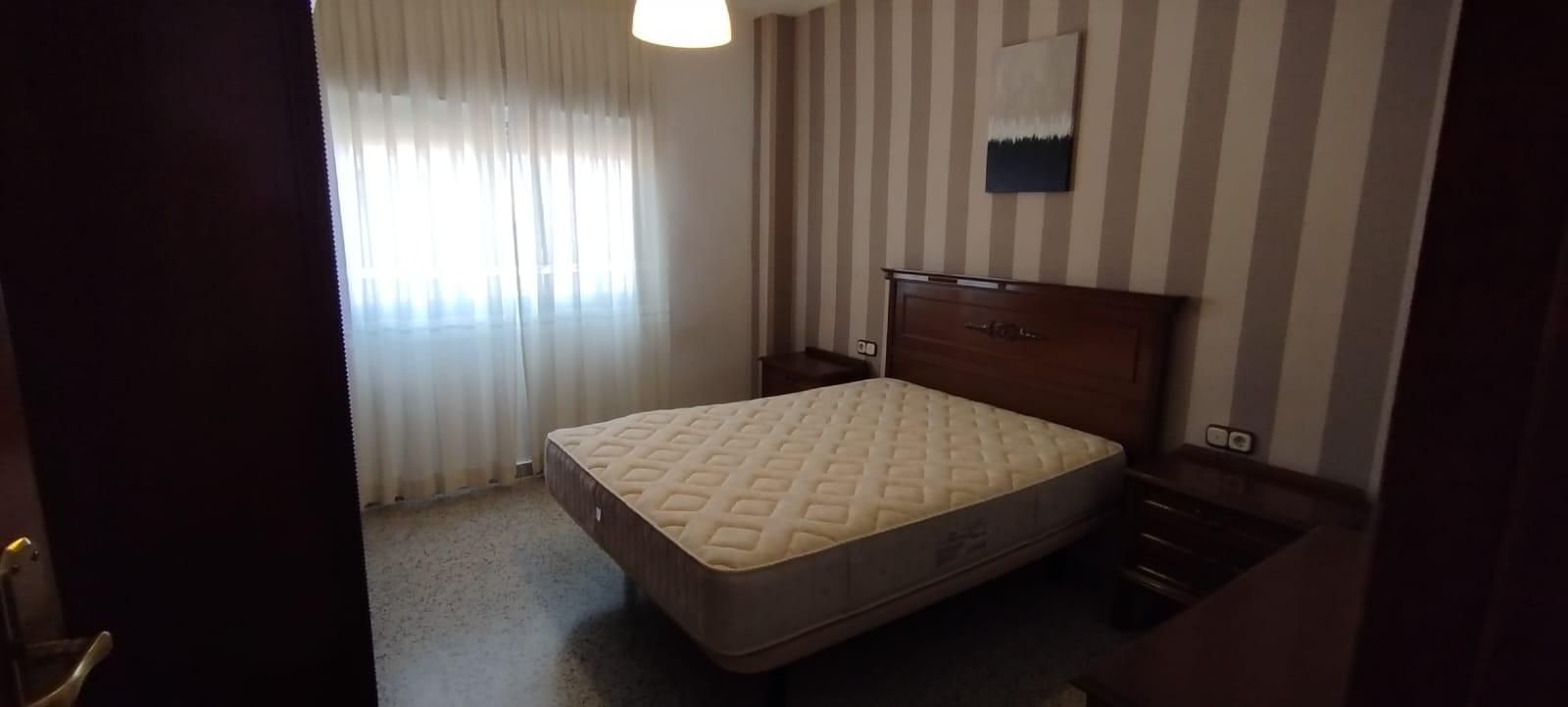 Bedroom of Flat to rent in  Granada Capital  with Air Conditioner, Terrace and Furnished