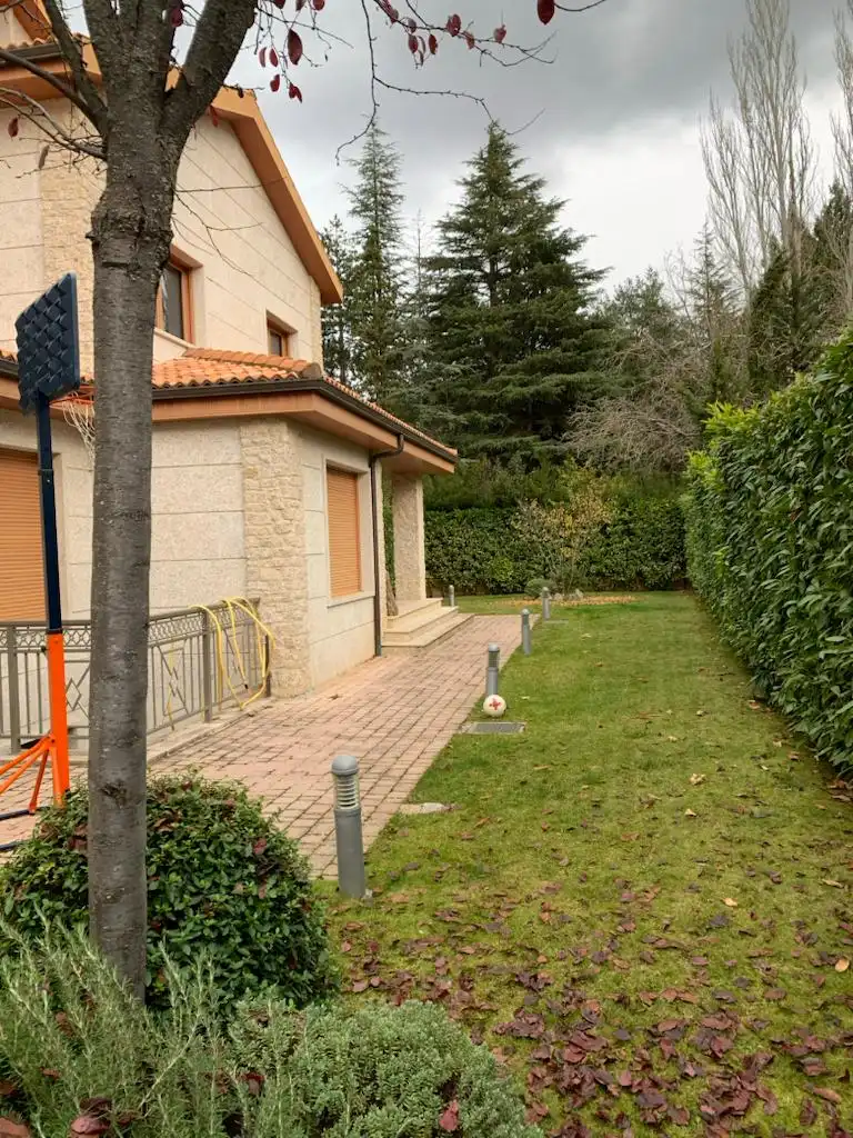 Xalet amb terrassa en venda a Casco Urbano, imagen 4