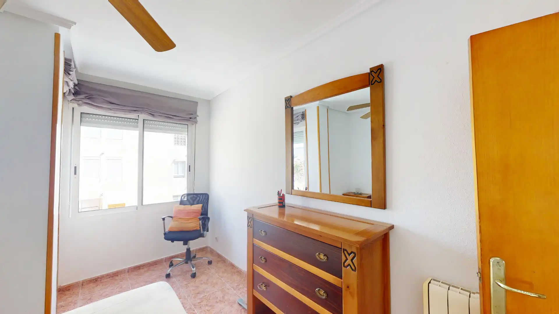 Schlafzimmer von Wohnung zum Verkauf in Elche / Elx mit Klimaanlage, Möbliert und Ofen