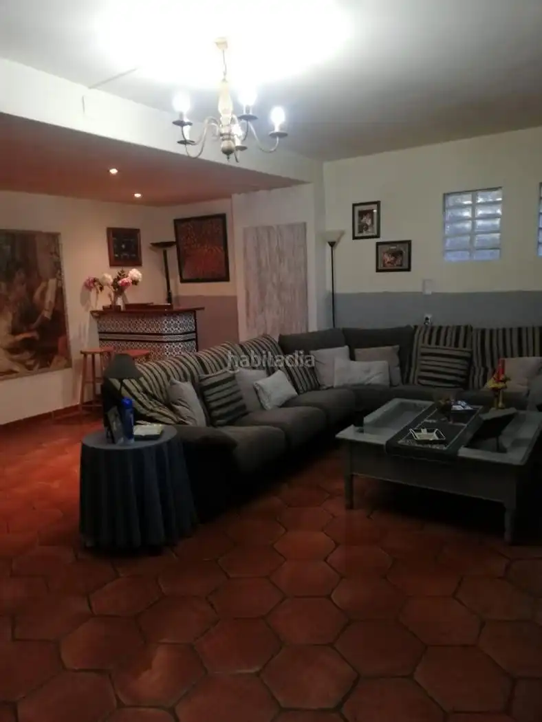 Casa amb piscina en venda a Calle Montes Universales 8, imagen 2