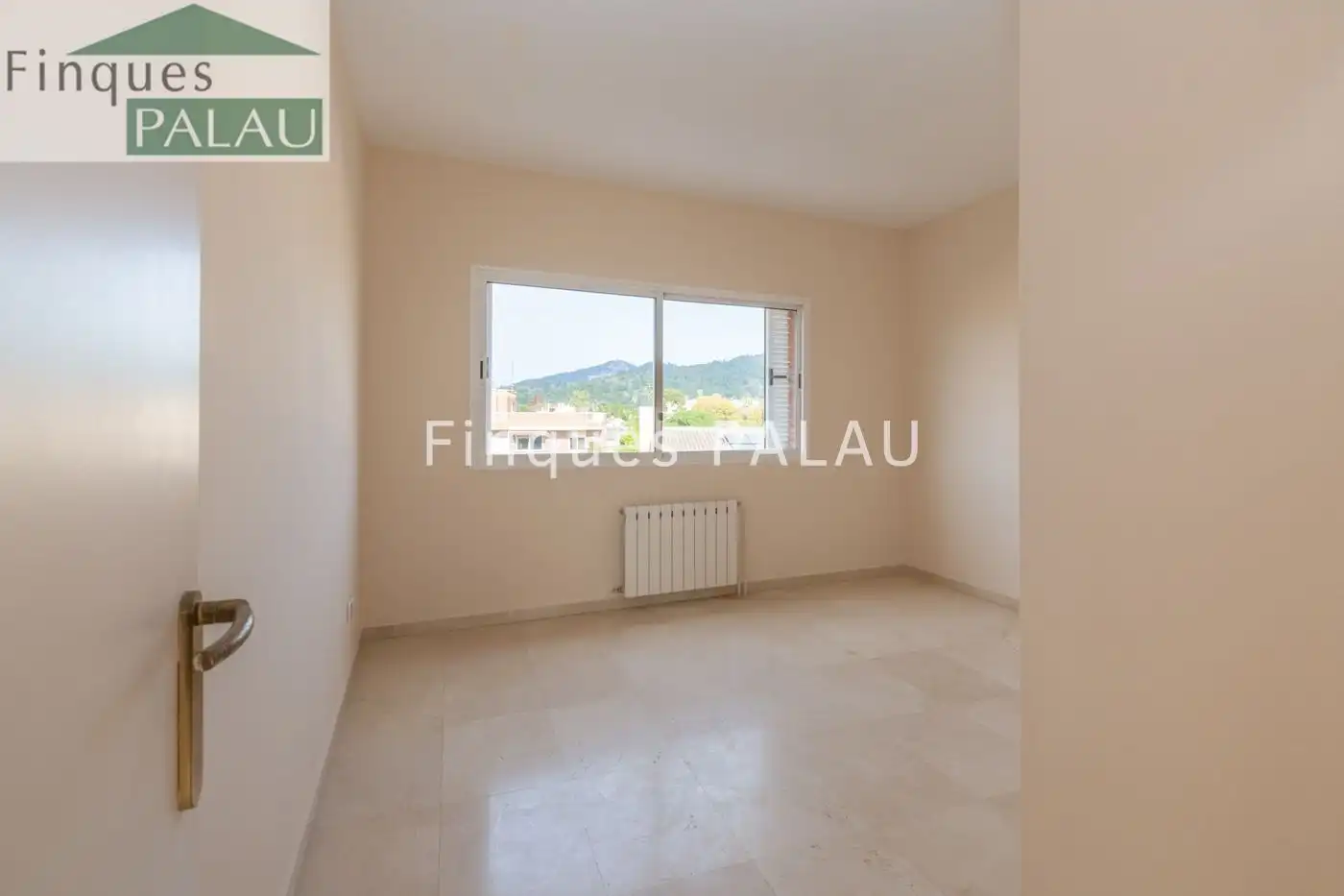 Dormitori de Casa o xalet de lloguer en Sant Just Desvern amb Calefacció