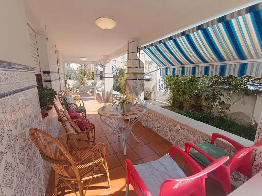 House with garden for sale in Avenida Puenteareas, imagen 2