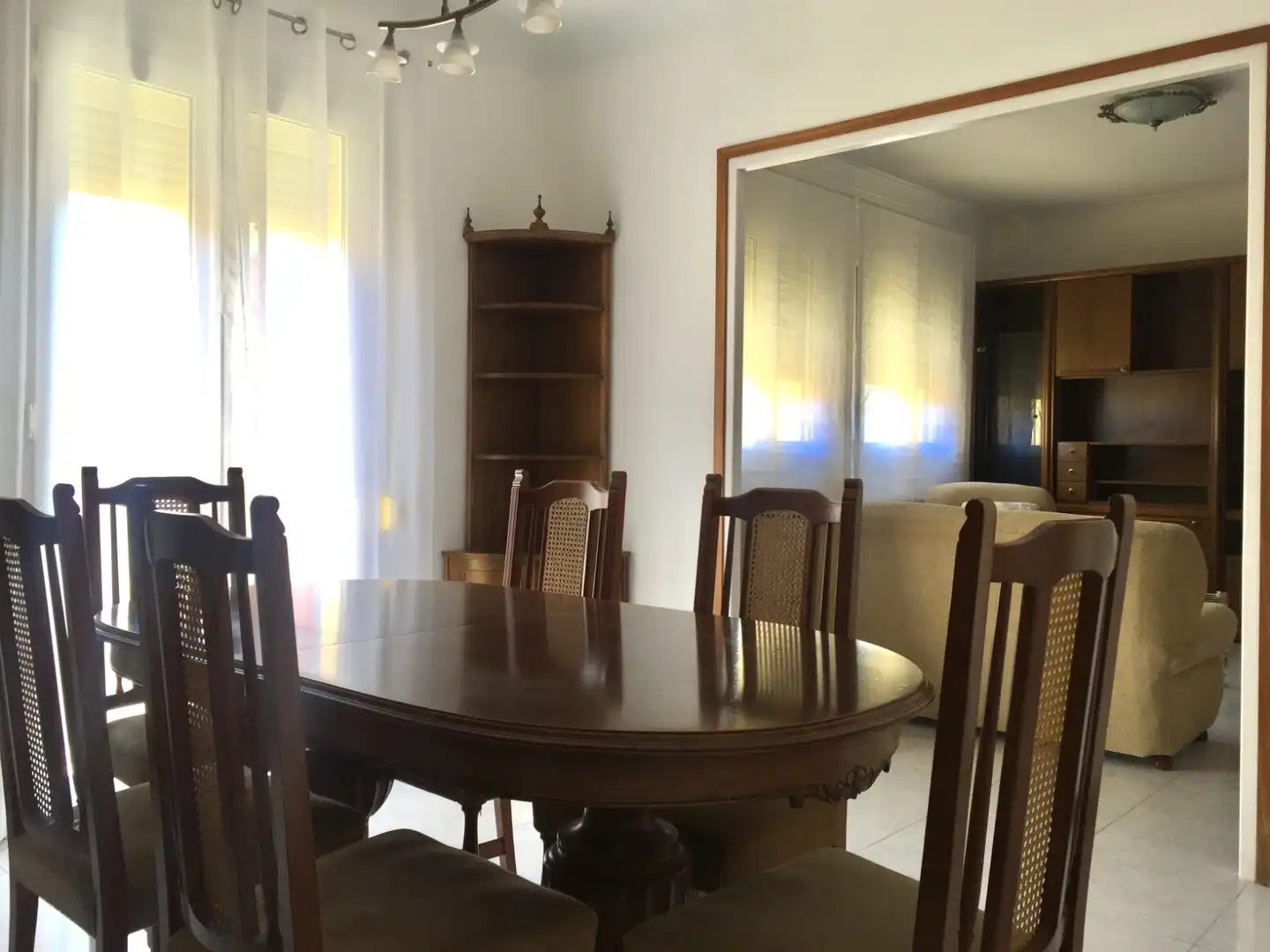 Menjador de Apartament de lloguer en Girona amb Calefacció, Moblat i TV