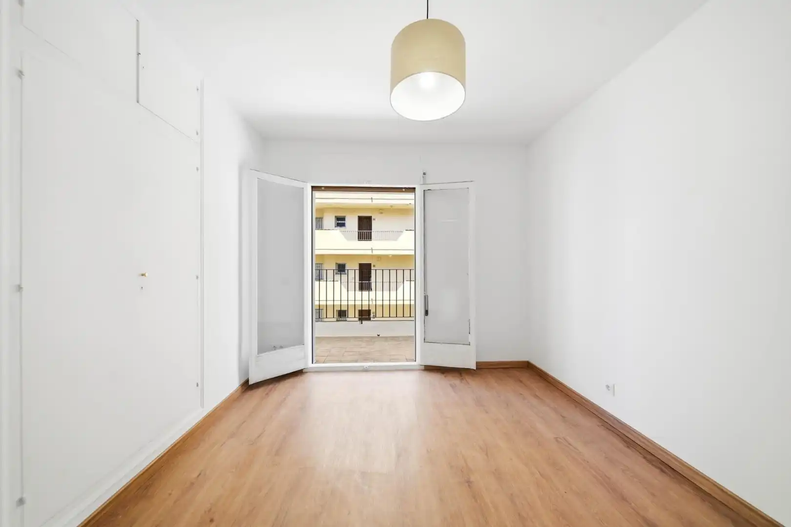 Dormitori de Apartament en venda en Roses amb Aire condicionat i Balcó