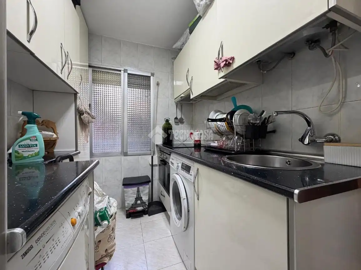 Kitchen of Flat for sale in Madrid