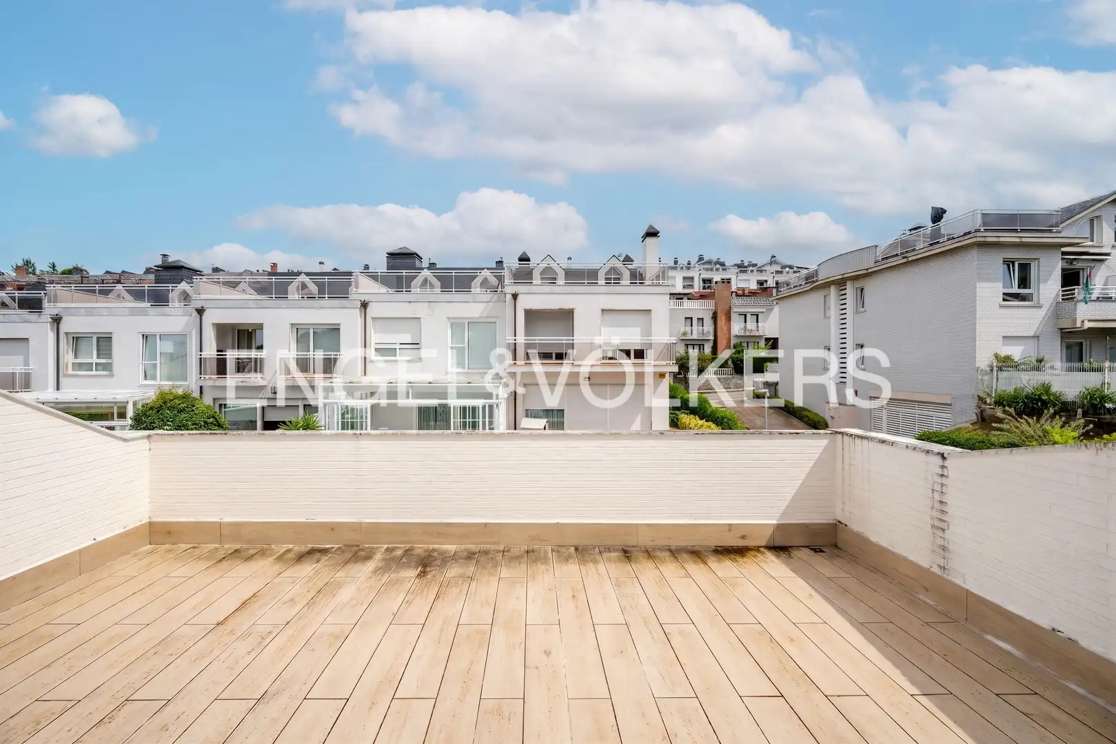 Terrassa de Casa adosada en venda en Donostia - San Sebastián  amb Calefacció, Jardí privat i Terrassa