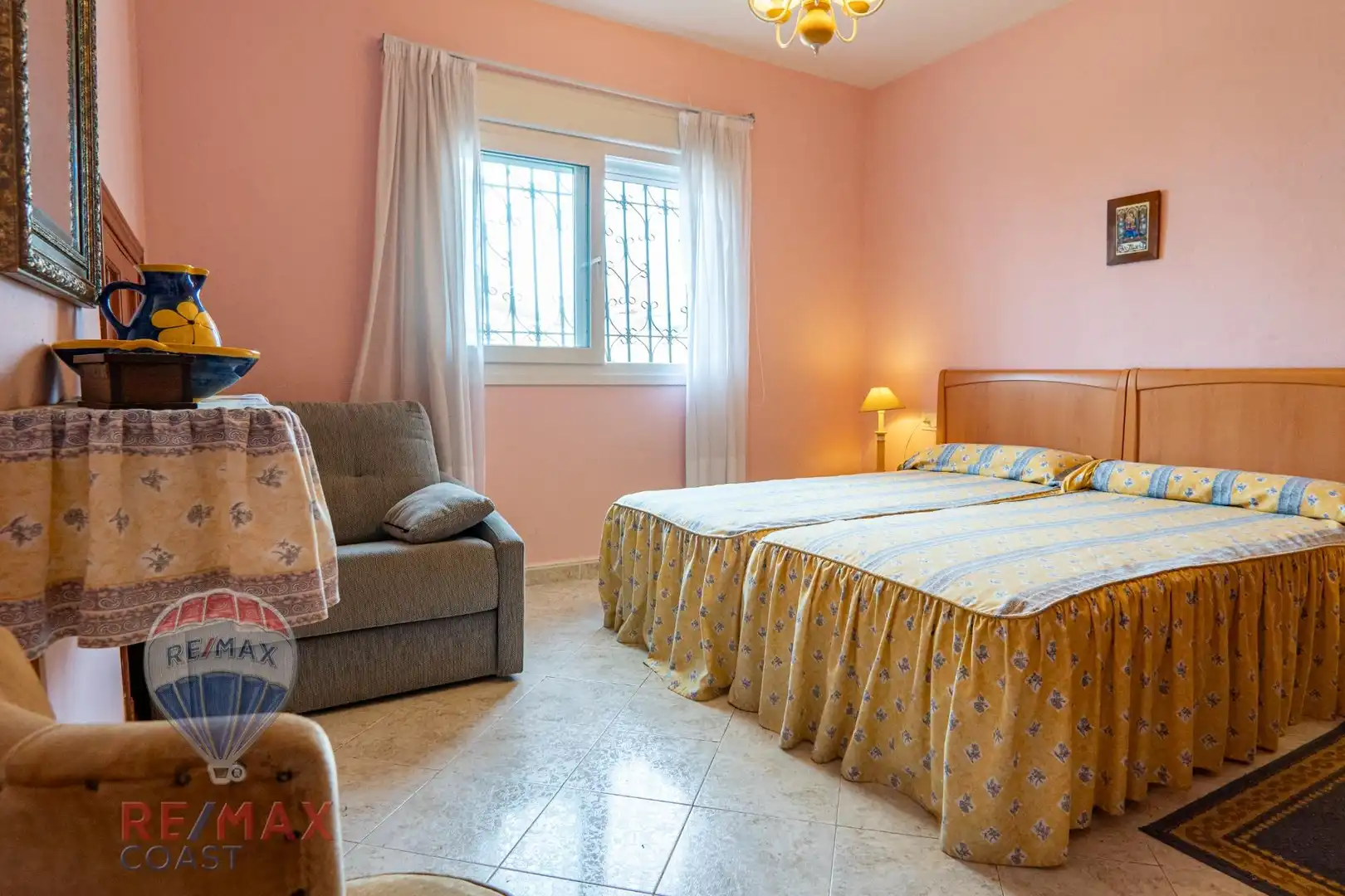 Habitación de Casa o chalet en venta en Torrox con Aire acondicionado, Calefacción y Jardín privado