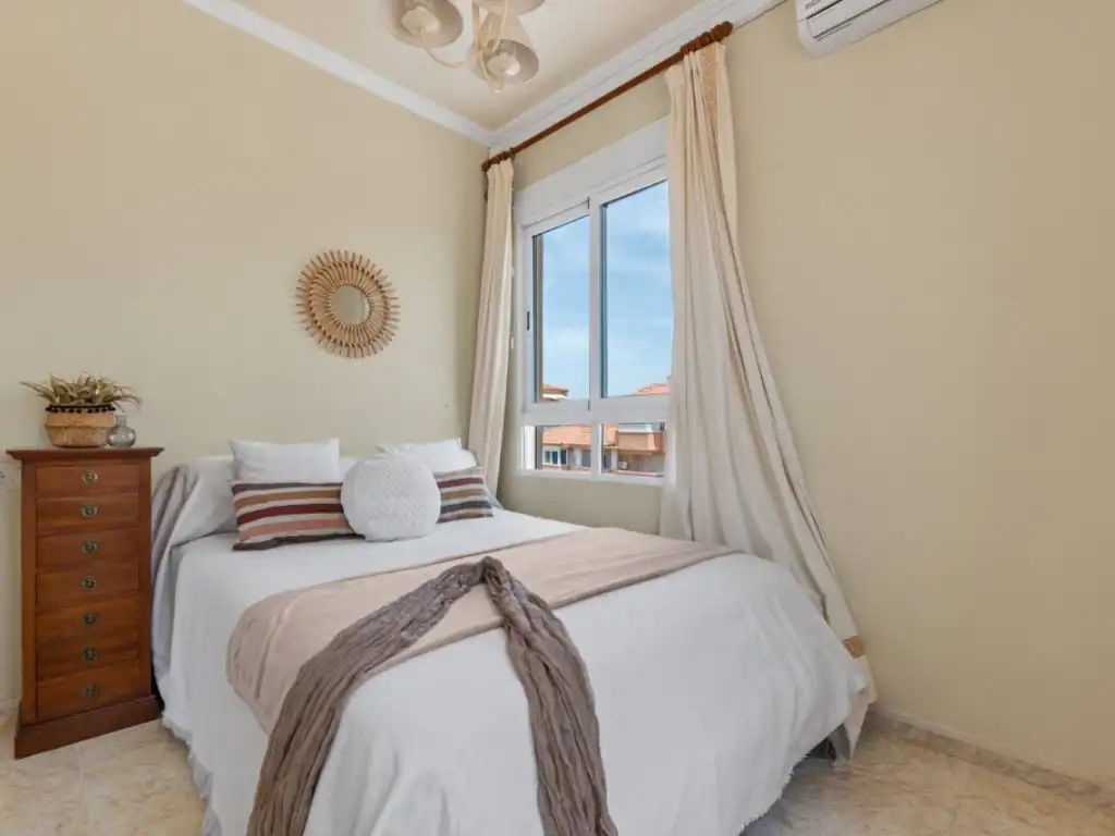 Habitación de Ático en venta en El Campello con Aire acondicionado, Terraza y Amueblado