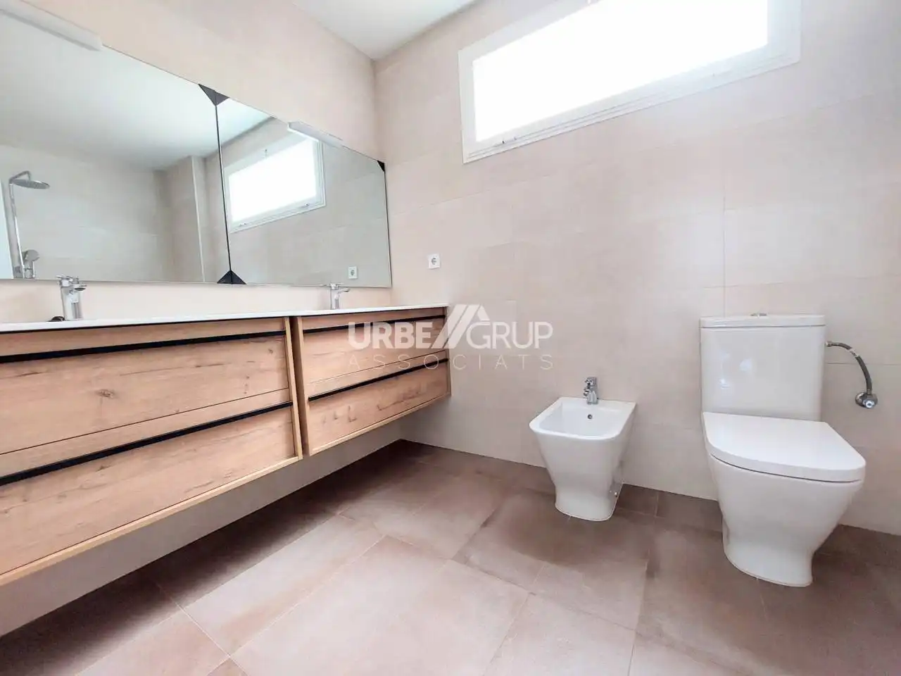 Baño de Piso en venta en Terrassa con Calefacción, Parquet y Terraza
