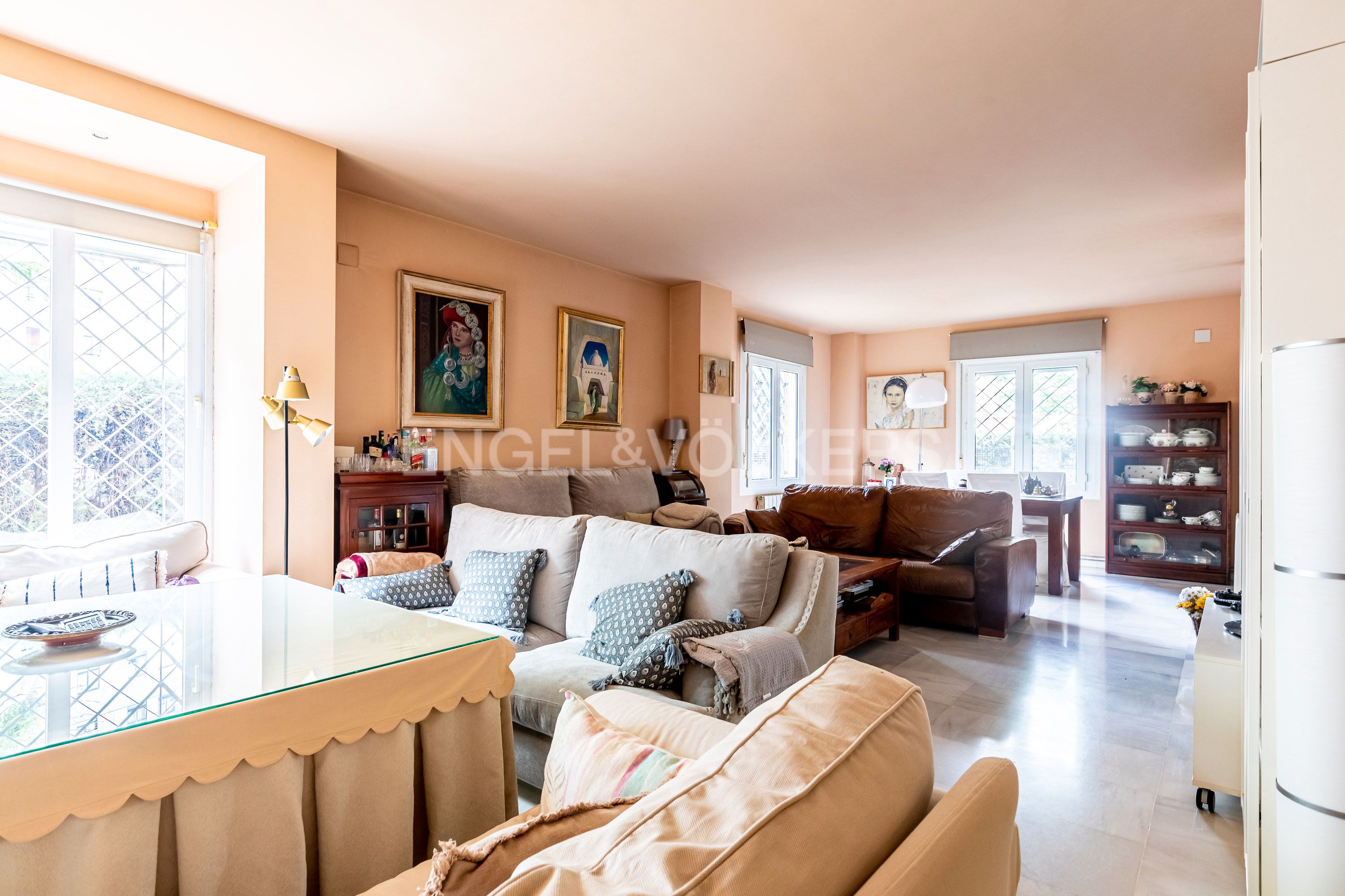 Living room of Apartment for sale in  Sevilla Capital  with Air Conditioner, Heating and Storage room