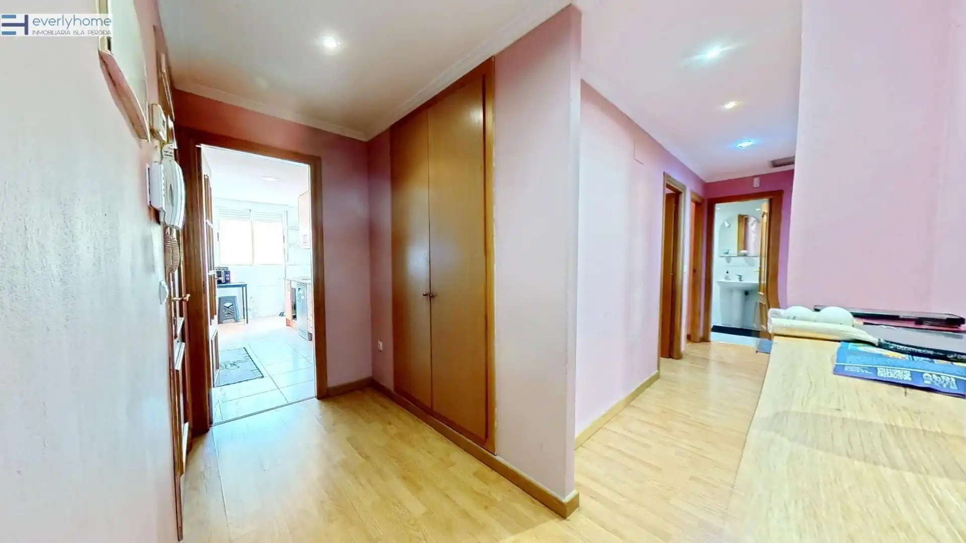 Piso en venta en Castellón de la Plana / Castelló de la Plana con Parquet y Trastero
