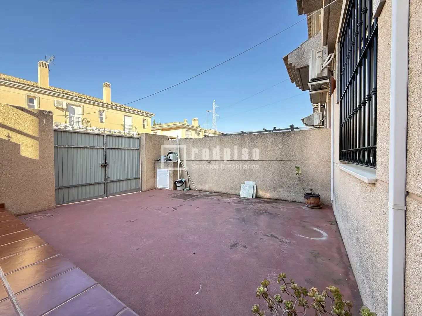 Vista exterior de Casa o xalet en venda en Cártama amb Aire condicionat, Terrassa i Alarma