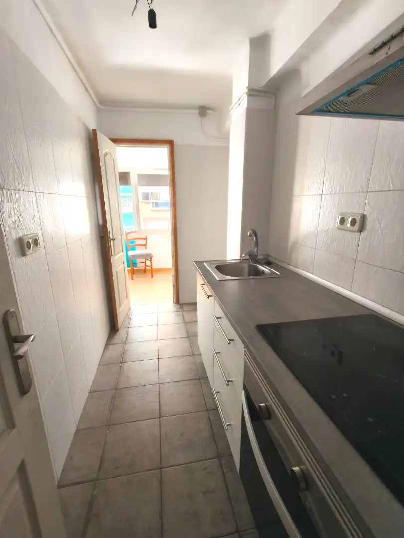 Cuina de Pis en venda en Calella amb Parquet, Terrassa i Forn