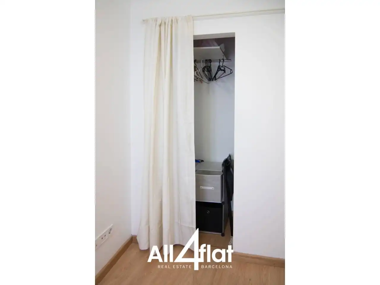 Dormitori de Àtic de lloguer en Barcelona amb Aire condicionat, Parquet i Terrassa