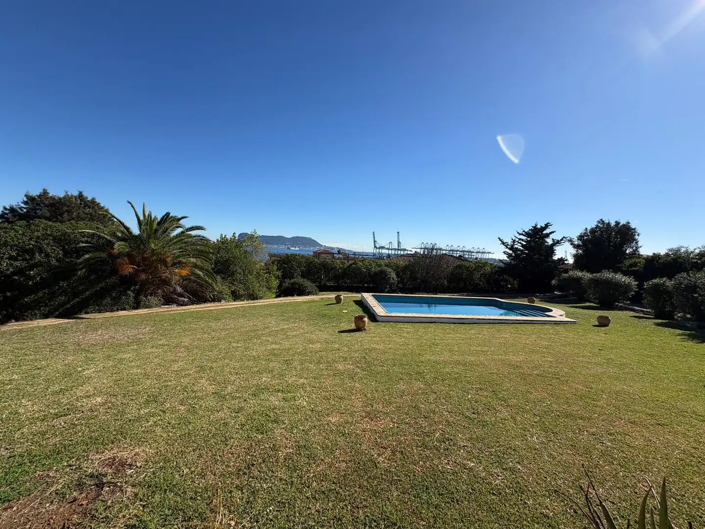 Jardí de Casa o xalet en venda en Algeciras amb Aire condicionat, Jardí privat i Parquet