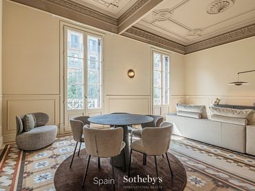 Apartament amb ascensor en venda a Carrer de Girona